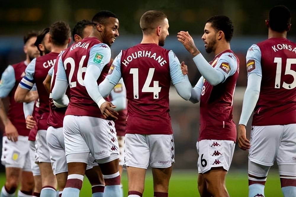 斯帕伊奇庆祝足协杯夺冠：为奖杯感到自豪，更为球队感到骄傲