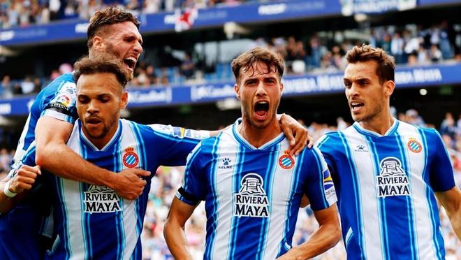 曼城英超33分紧追阿森纳，五项数据领跑联赛