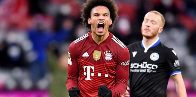 中国乒乓球队在关键战中被法国新星勒布伦逆转，展现技术与心理博弈，国乒面临严峻挑战。