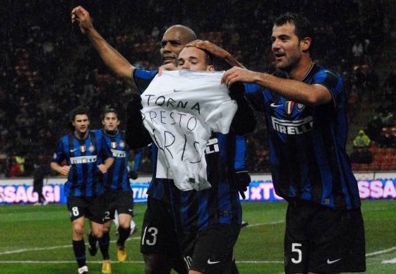 阿森纳主场遭维拉逆转，失去三分，表现不佳，球迷失望。